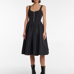Alexander Mcqueen
Zipped faille midi dress size 36
